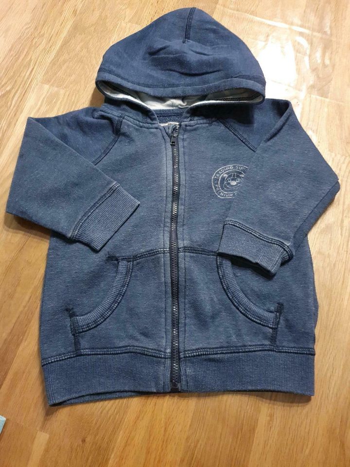 Kleidung Jungen gr.86 c&a, h&m Weste, Hose, Pullover in Harthausen