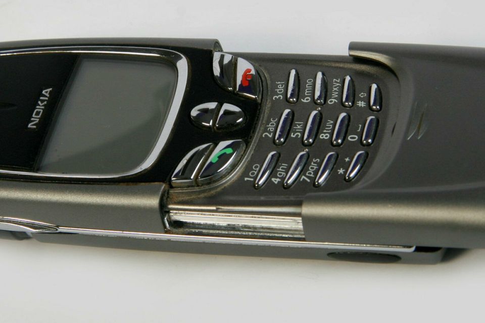 Nokia 8850 Handy Phone ohne Simlock Titan-Silber RARITÄT Bedienun in Berching