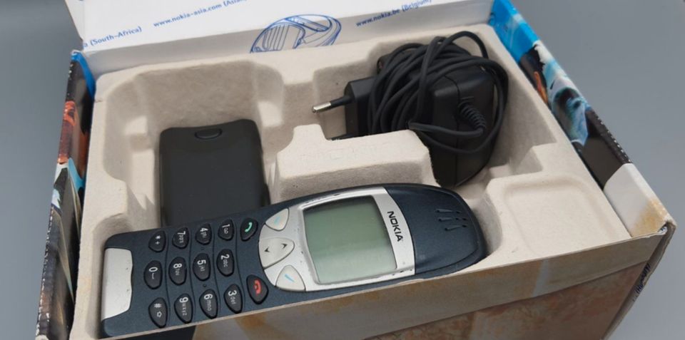 Mobiltelefon, alt vintage NOKIA 6210, gut erhalten in Hamburg