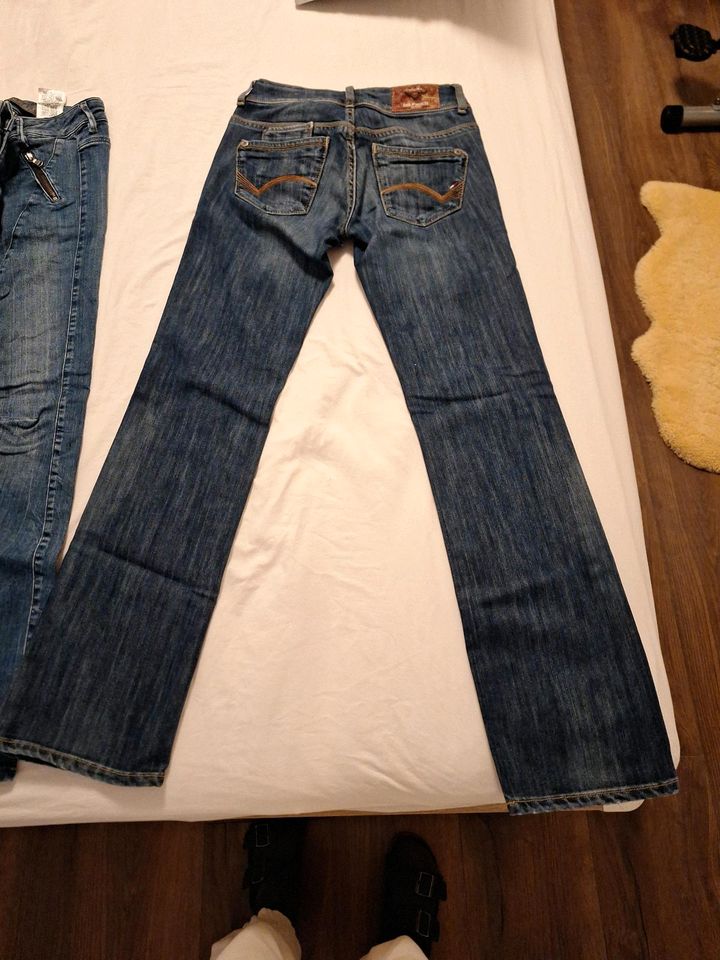 Jeans Guess/ Tommy / Zara in Nürnberg (Mittelfr)