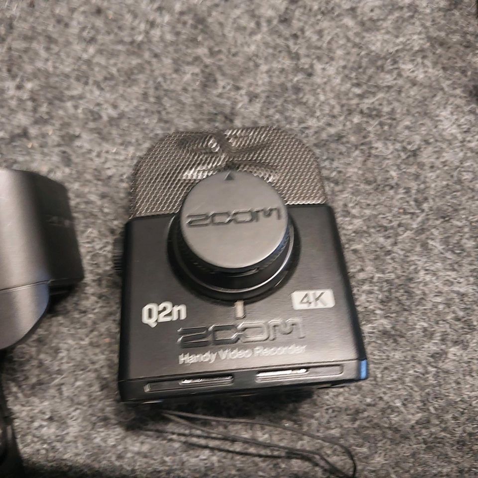 Zu verkaufen: Videokameras Zoom Q2n (4k) und Q8 im Paket in Gelsenkirchen