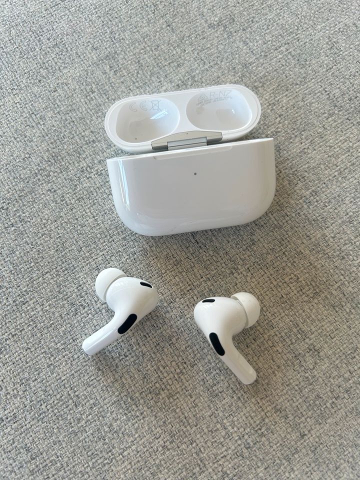 Apple AirPods Pro 2. Generation mit MagSafe Ladecase in Berlin