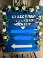 Willkommenstafel aus Palette für Hochzeit mit Rosenranke Sachsen - Klipphausen Vorschau