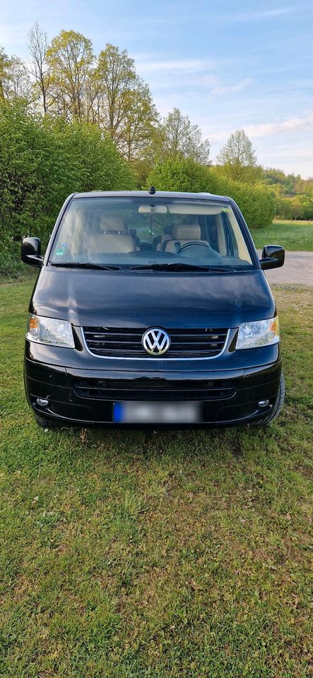 T5 Multivan " Highline " mit großem 2.5 Tdi Motor in Alfeld (Leine)