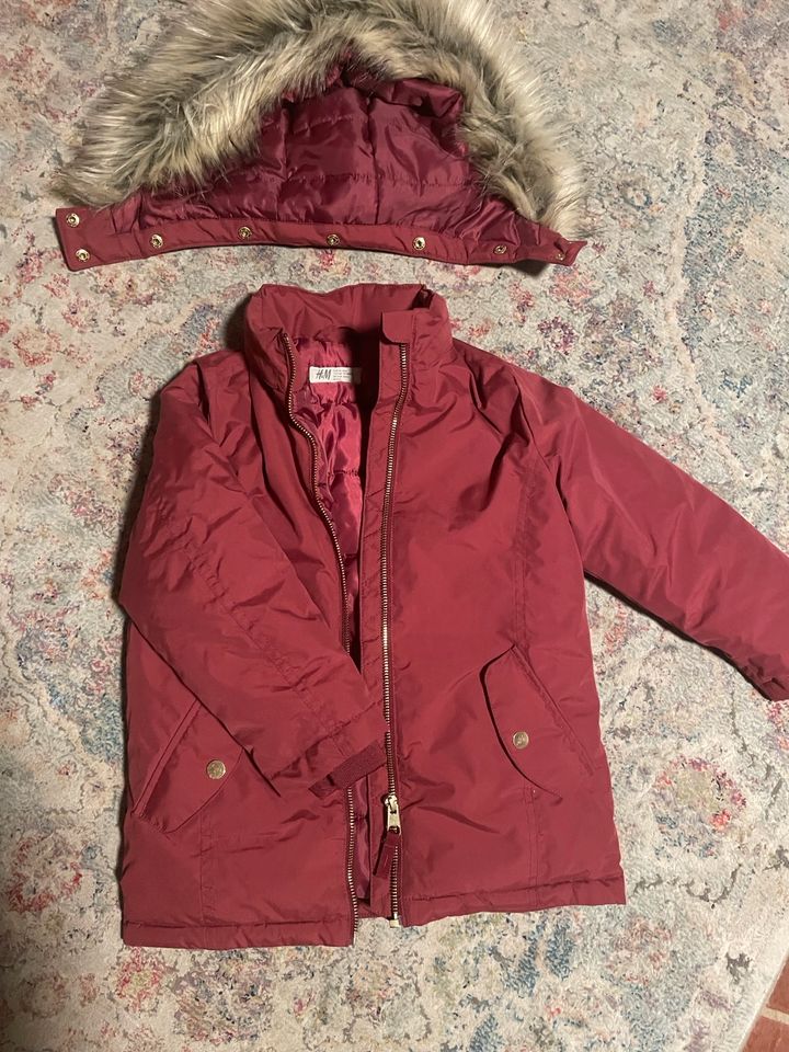 Mädchen Übergangsjacke H&M Bordeaux 116 NEU in Osterholz-Scharmbeck