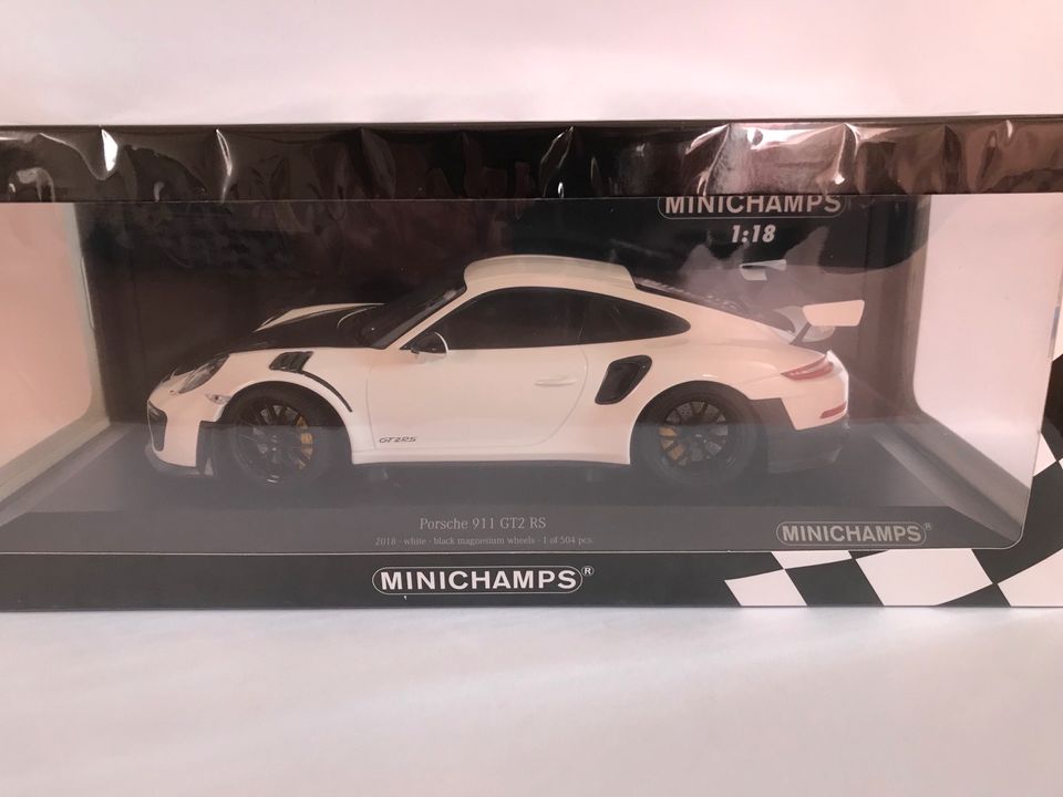 MINICHAMPS Porsche 911 GT2RS 991.2 white weiß 2018 1:18 155068310 in Ochtendung