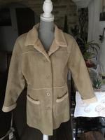 NEU - Kuschelige Winterjacke in Wildlederoptik in Größe 44 Hessen - Griesheim Vorschau
