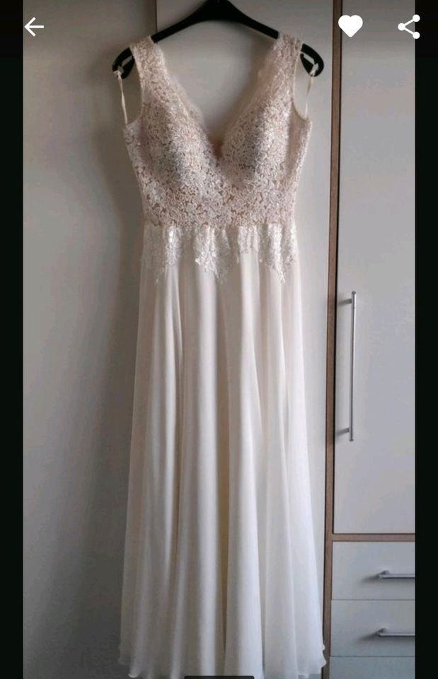 Brautkleid mit Spitze - Ivory - A-Linie - Gr. 38/40 in Großefehn