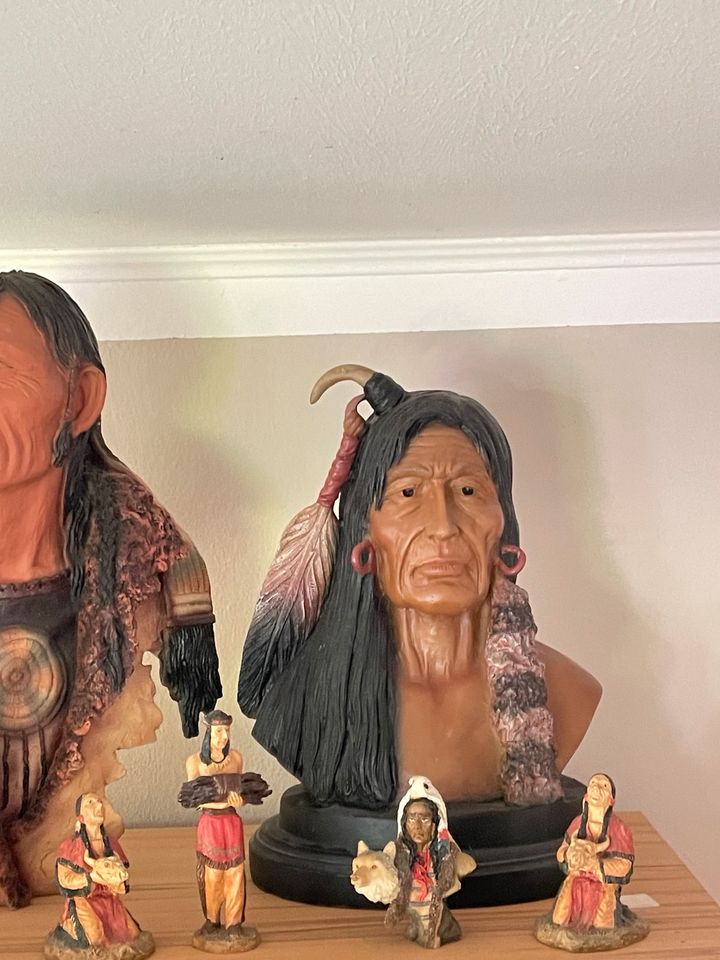 Indianer Figuren in Struvenhütten