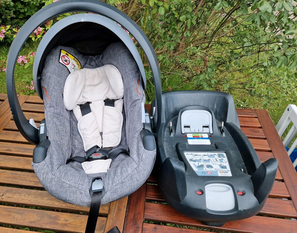 Babyschale mit Isofix Station in Harsum