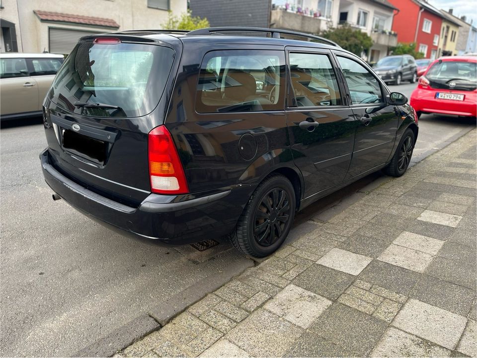 Ford Focus 1.6 Kombi in Wuppertal