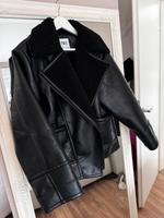 Kunstlederjacke schwarz Zara Größe 36 Hessen - Riedstadt Vorschau
