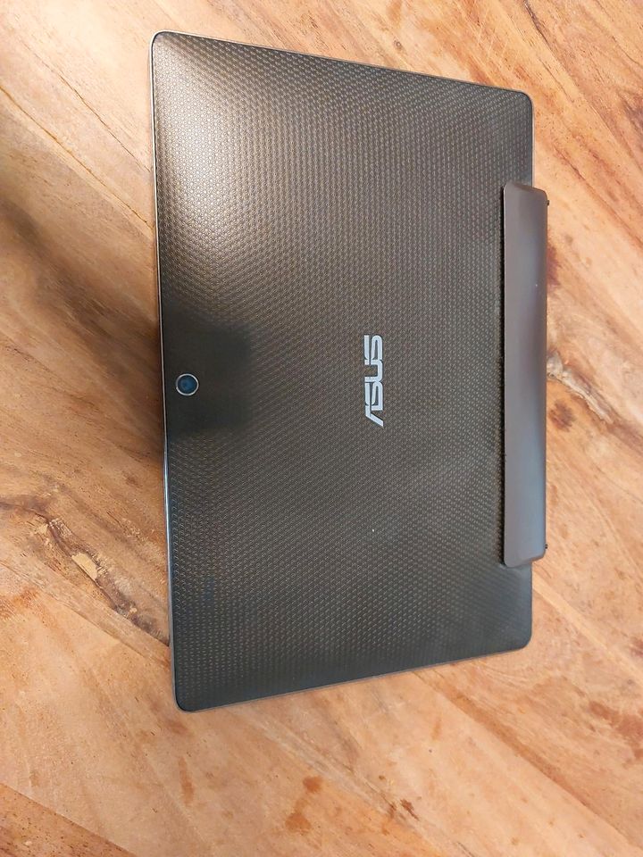 Asus Transformer Notebook / Tablet in Niederdorfelden