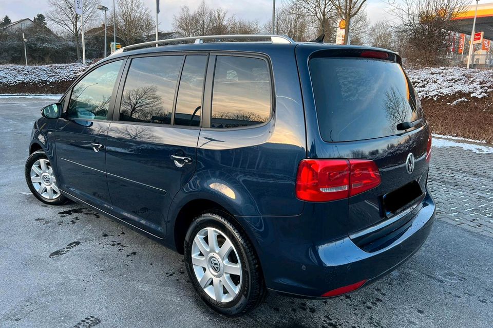 Volkswagen Touran 7 Sitzer Automatik in Schweinfurt