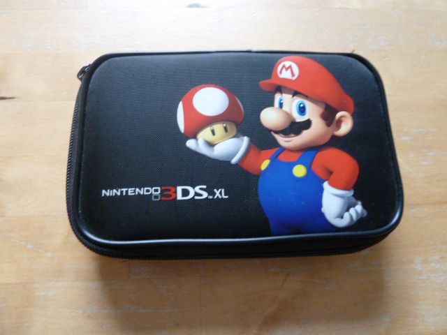 Nintendo 3DS XL Tasche Mario - Farbe Schwarz in Hannover