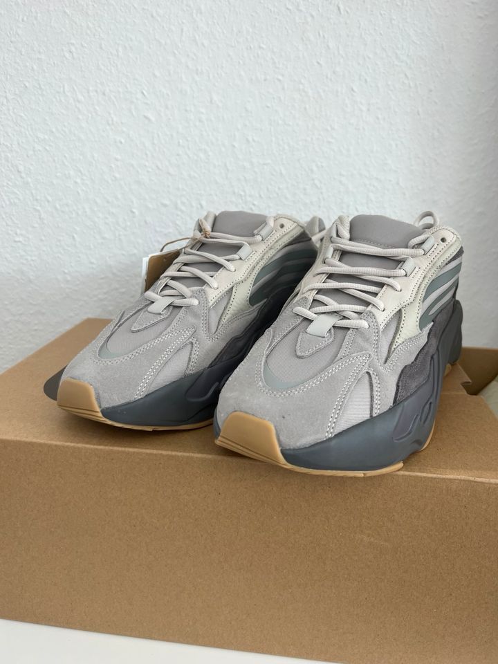 Adidas Yeezy 700 V2 Tephra Größe 13 NEU Originalverpackt Stock ou in Notzingen