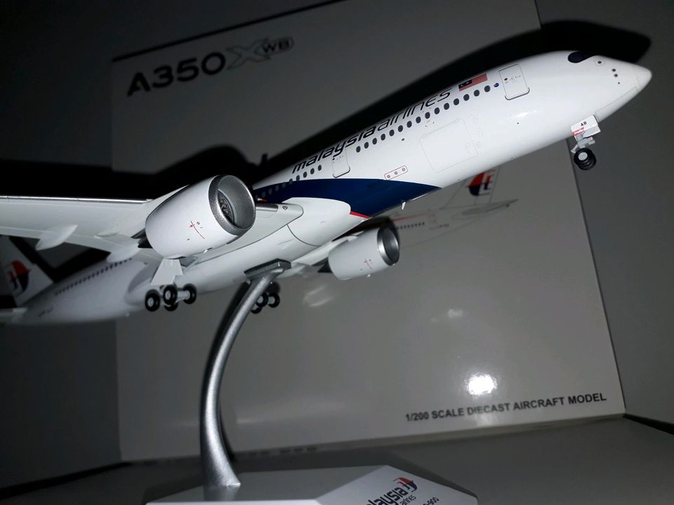 JC WINGS | 1:200 | Airbus A350-900 | Malaysia Airlines in Frankfurt am Main