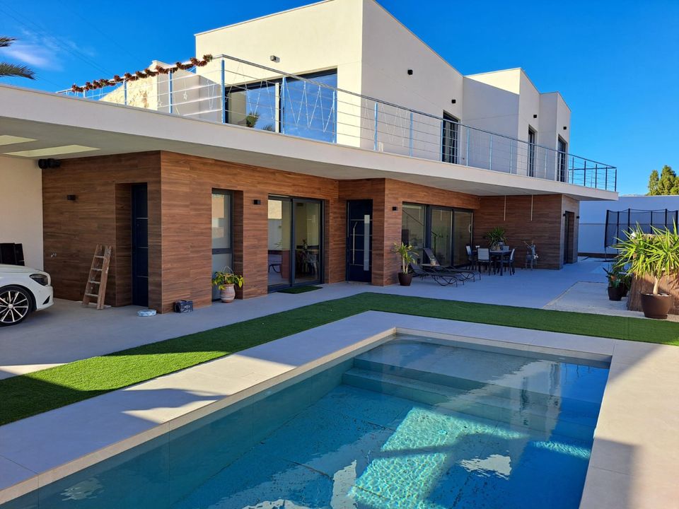 Neubau Villa in San Isidro / Catral (Alicante) mit 3 Schlafzimmern, Pool, Carport und Dachterrasse, nur 30 Minuten vom Strand entferent, Costa Blanca / Spanien in Oyten