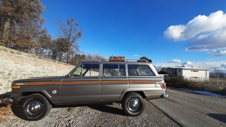 Jeep Wagoneer V8 5,9 in München