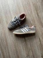 Adidas Mädchenschuhe Gr. 39 1/3 Niedersachsen - Vechelde Vorschau