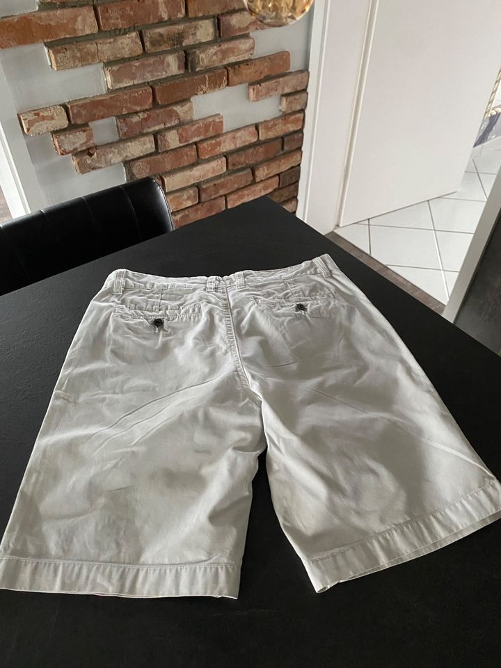 Damen Kurze Hose Weiß Bermuda Short GAASTRA M/L (30) in Fürth