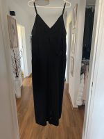 Einteiler Jumpsuit mit rüschen gr. 44/46 schwarz Frankfurt am Main - Frankfurter Berg Vorschau