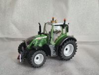 Siku Farmer1:32 Fendt 724 Vario Umbau Berlin - Steglitz Vorschau