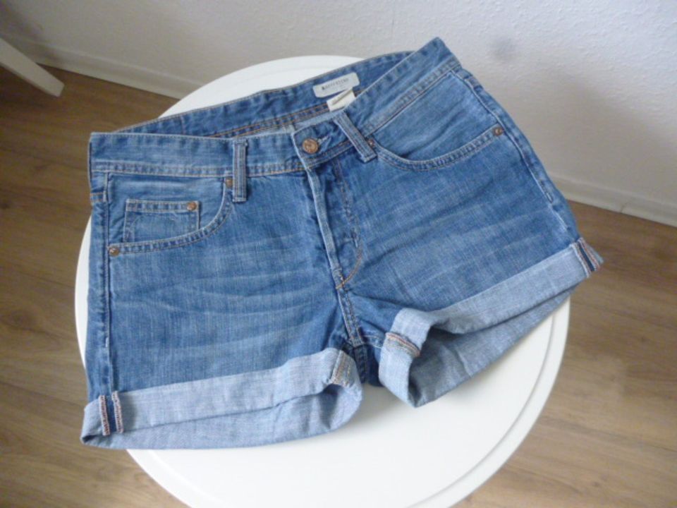 lässige Jeansshorts H&M Boyfriend-Cut blau Gr.34 Shorts in Potsdam