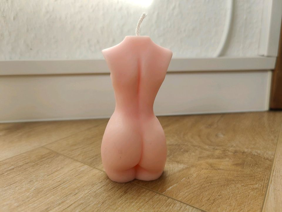 Kerze Frauenkörper Torso, Rosa, Rapswachs, 9cm in Limburgerhof