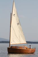 Segelboot, holz mit Kat-Segeln Niedersachsen - Harsum Vorschau