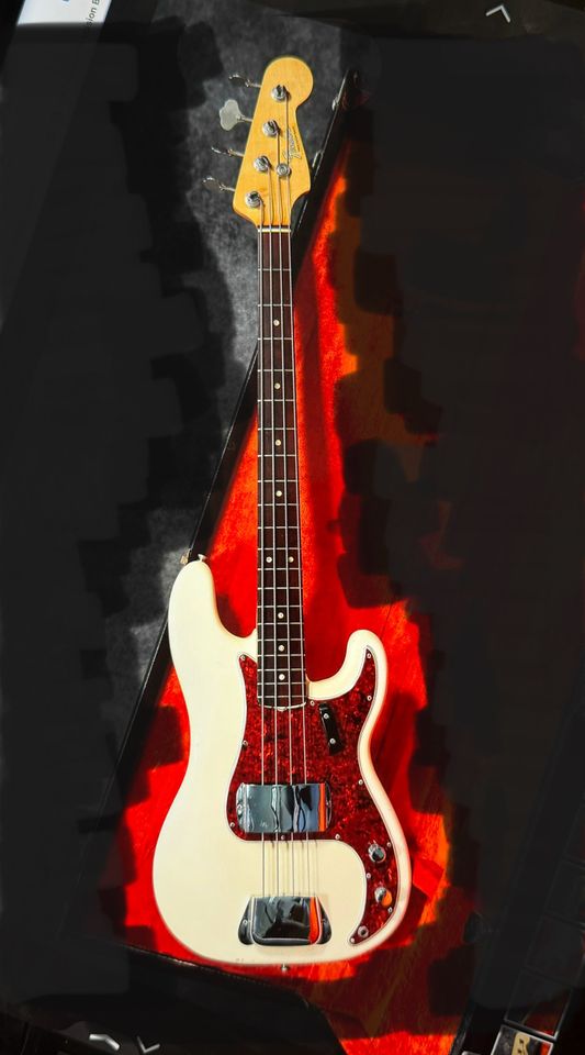 Suche Fender Precision Bass (USA) in olympic white in Kirkel