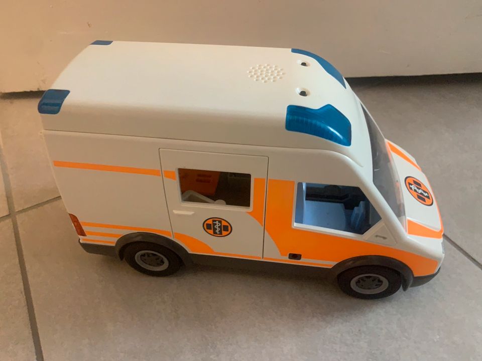 Playmobil Krankenwagen in Braunschweig