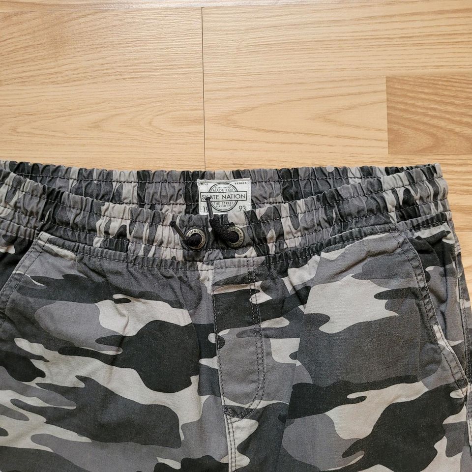C&A Camouflage Hose Armee 170 in Aken