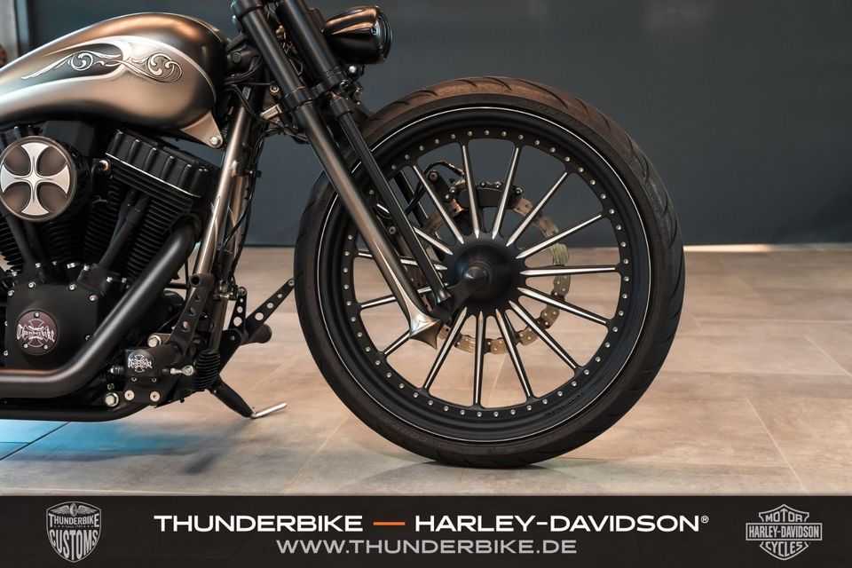 Harley-Davidson Softail FLS Slim "Bladerunner" in Hamminkeln