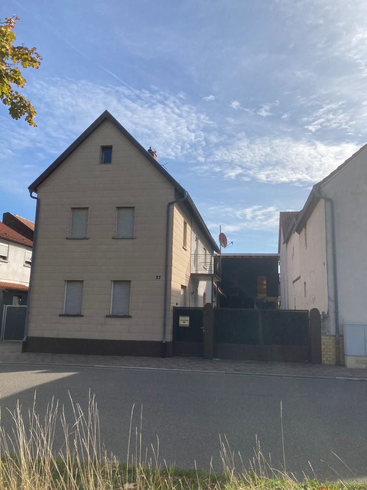 Einfamilienhaus mit Garage, Nebengebäude und Garten zu verkaufen in Rheinzabern