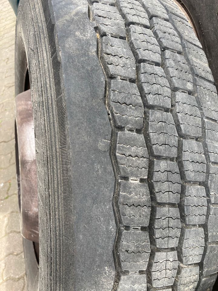 Michelin X Multi 295 80 R 22,5 mit Felge 8,25x22,5 10 Loch in Karlsruhe