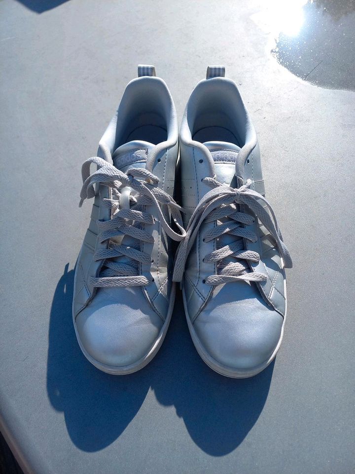 Adidas Sneaker Silber neuwertig in Velen
