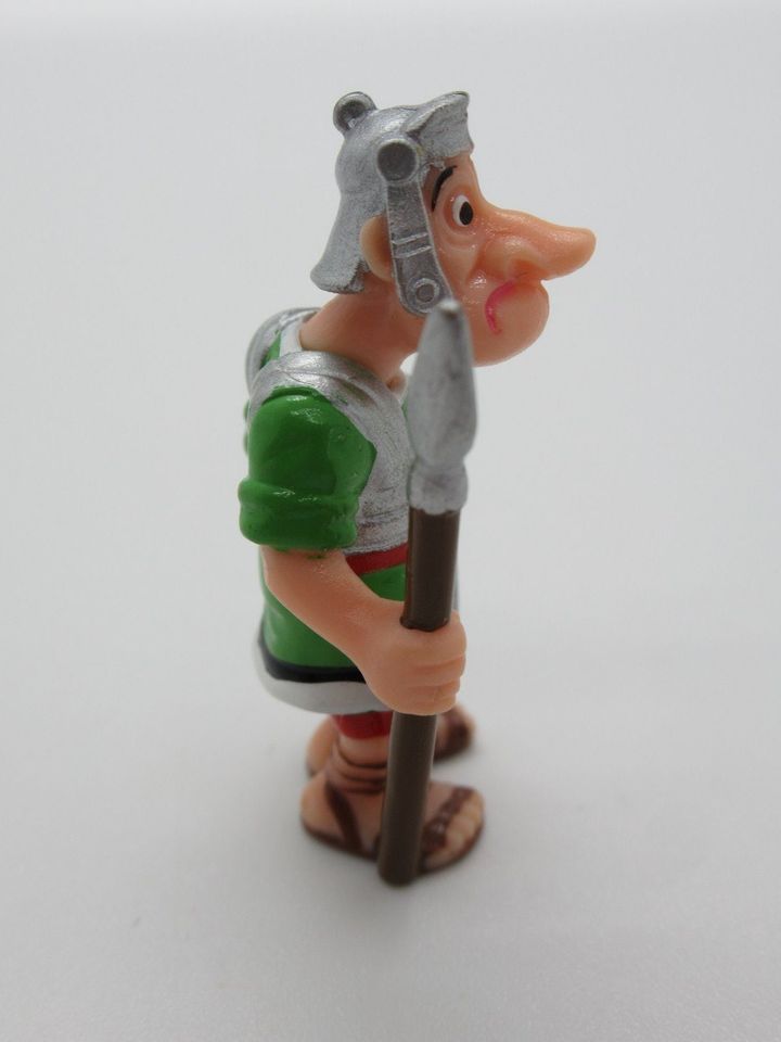 Ü-Ei Figur Römer Asterix Obelix Legionär 2000 Sammlung stehend in Goslar
