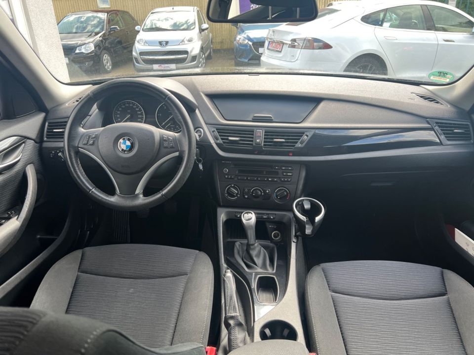 BMW X1 sDrive 18d *Klima*Sitzhzg*Start/Stop*PDC*MFL* in Frankfurt am Main