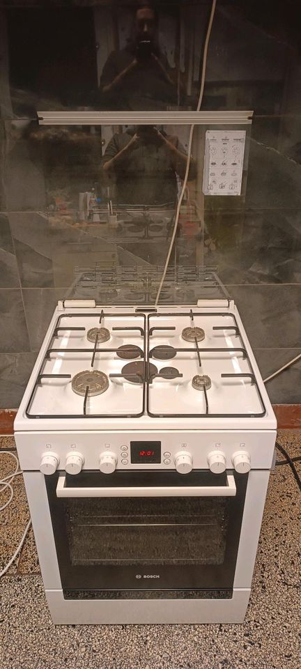 Gasherd mit elektrischen Ofen in Kalbe (Milde)