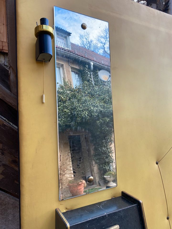 Garderobe DDR Retro gelb Dielenwand mit Spiegel in Pirna