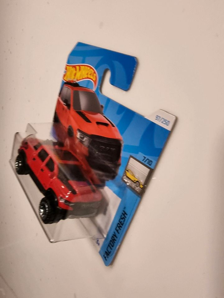 Hot Wheels Auto 23 RAM 1500 Mattel in Witten