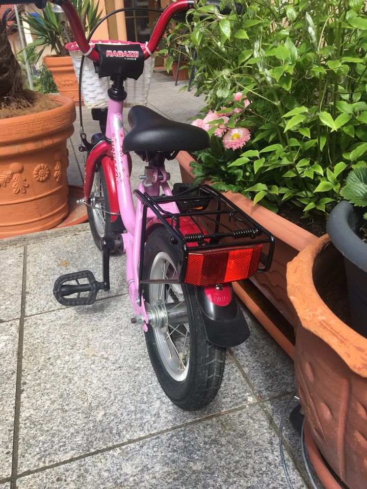 Kleinkinder Erstlingsfahrrad in Siegenburg