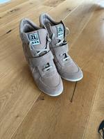 ASH Sneaker High Keil Wildleder beige 41 WIE NEU Hessen - Hofheim am Taunus Vorschau