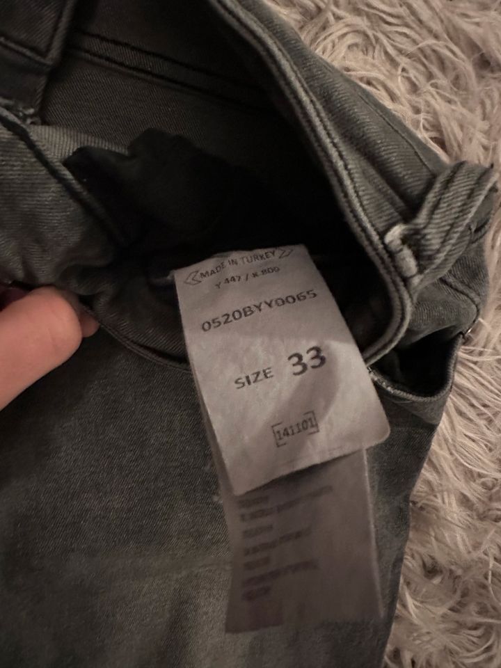 2Y Premium Skinny Jeans Herren Gr. 33 in Laatzen