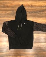 Hoodie von Champion Größe L mit Samtärmel Köln - Worringen Vorschau