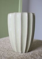 Geriffelte Vase mid century Grün Mint glasierte Keramik Craquelé Nordrhein-Westfalen - Kreuztal Vorschau