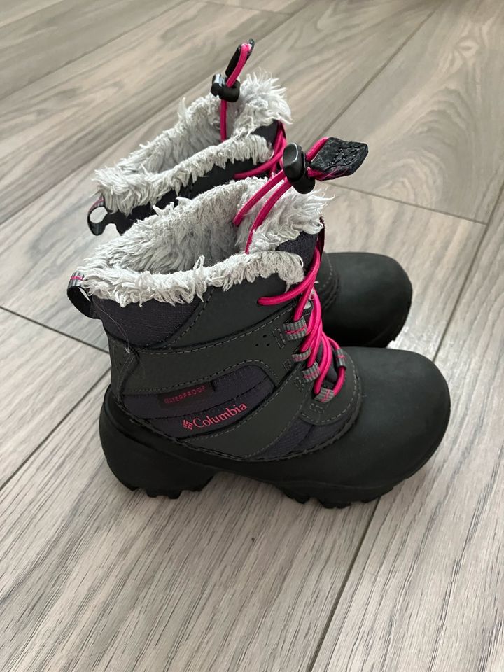 Columbia Winterstiefel Gr 24 in Salzmünde