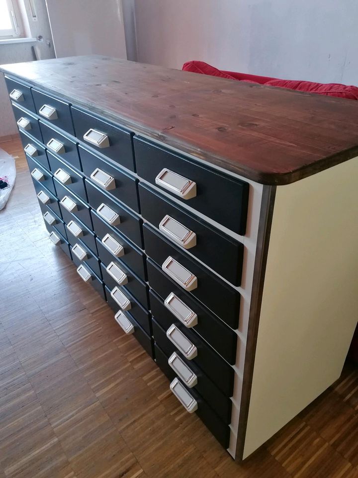 Außergewöhnliche Kommode Sideboard Werkzeugschrank in Weil der Stadt