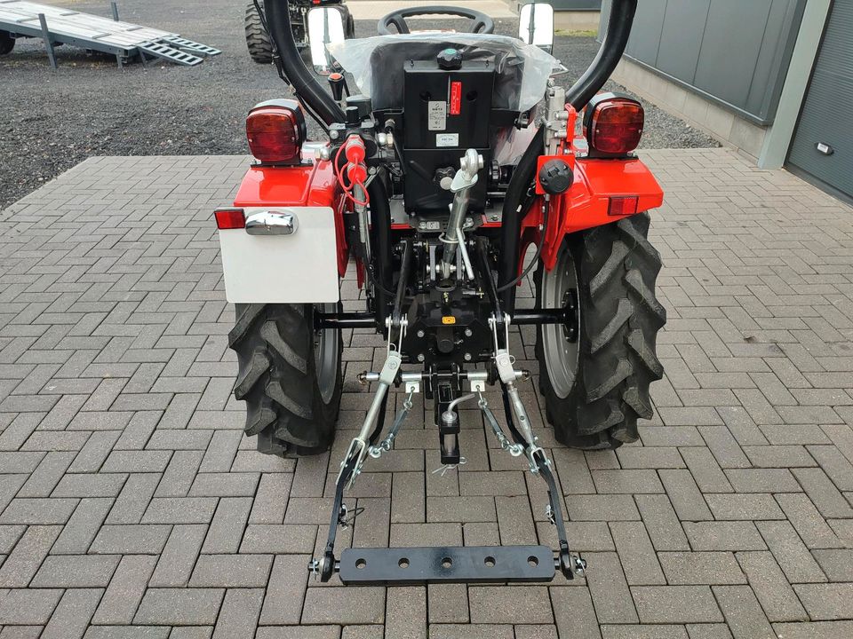 Kleintraktor Fieldtrac 918 Allrad StVZO Servo Neues Modell in Auderath